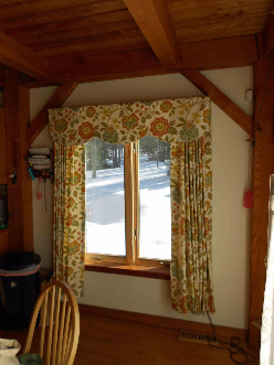 Kitchen drapes and valance